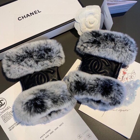 Chanel plush thermal fingerless gloves - Picture 7 of 8